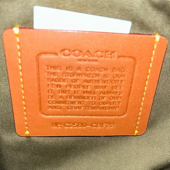 Coach Theo Olive Green Duffle NWT - Picture 6 of 6